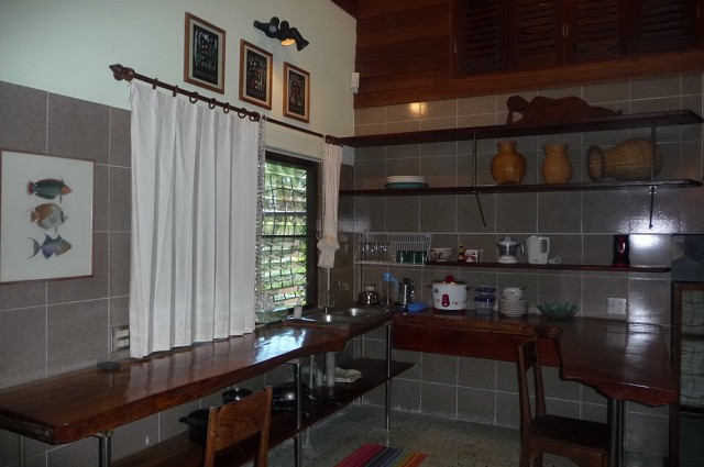 Inner kitchen area 2